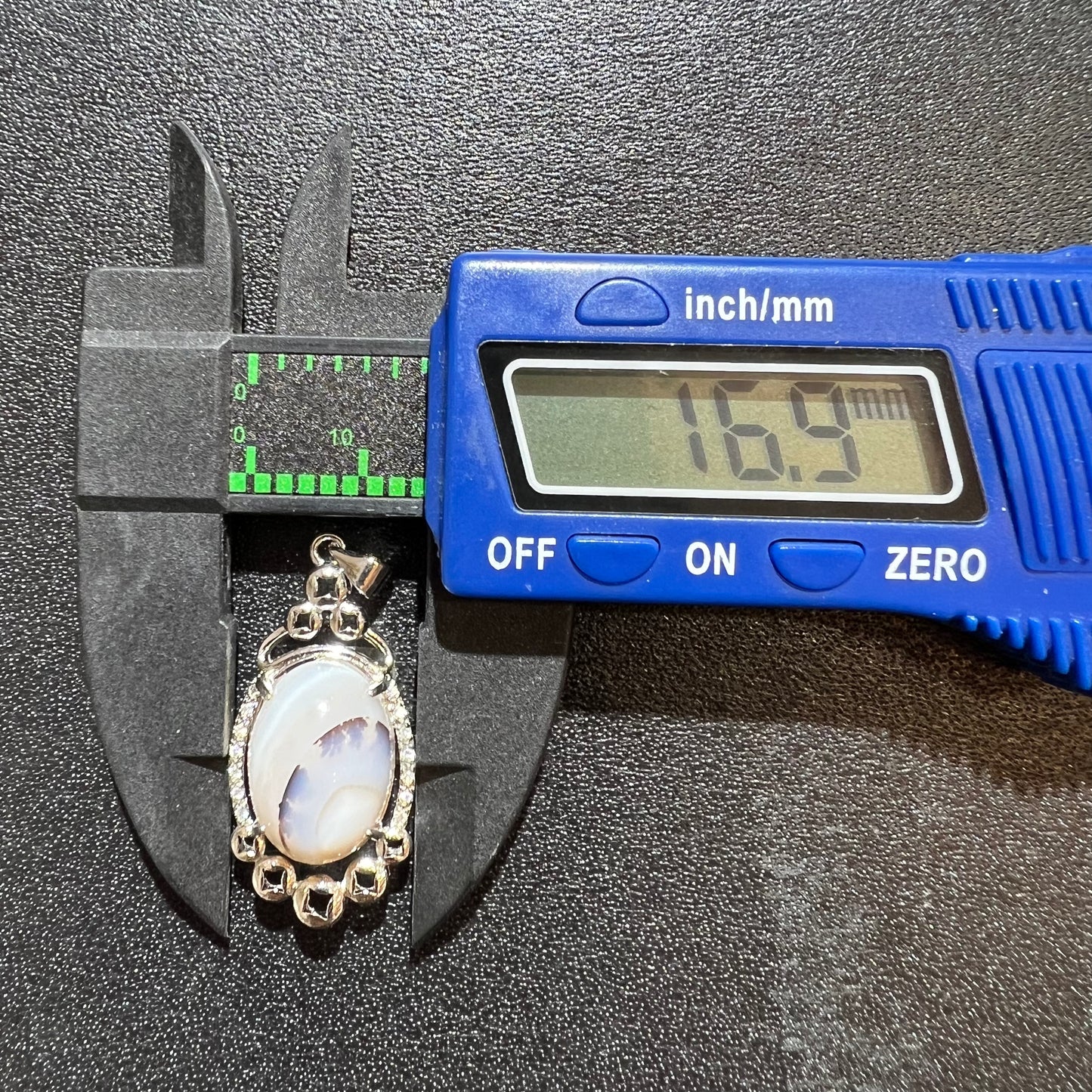 Dentritic agate pendant