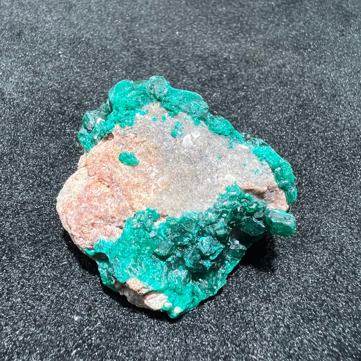 Dioptase specimen