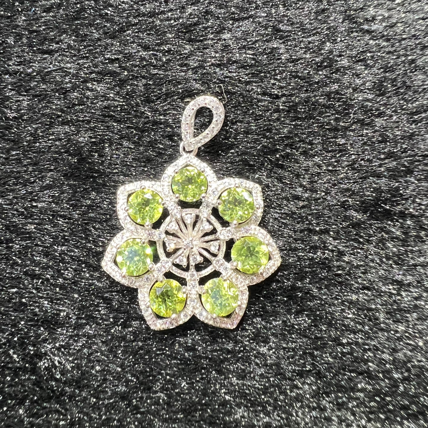 Peridot pendant silver 925