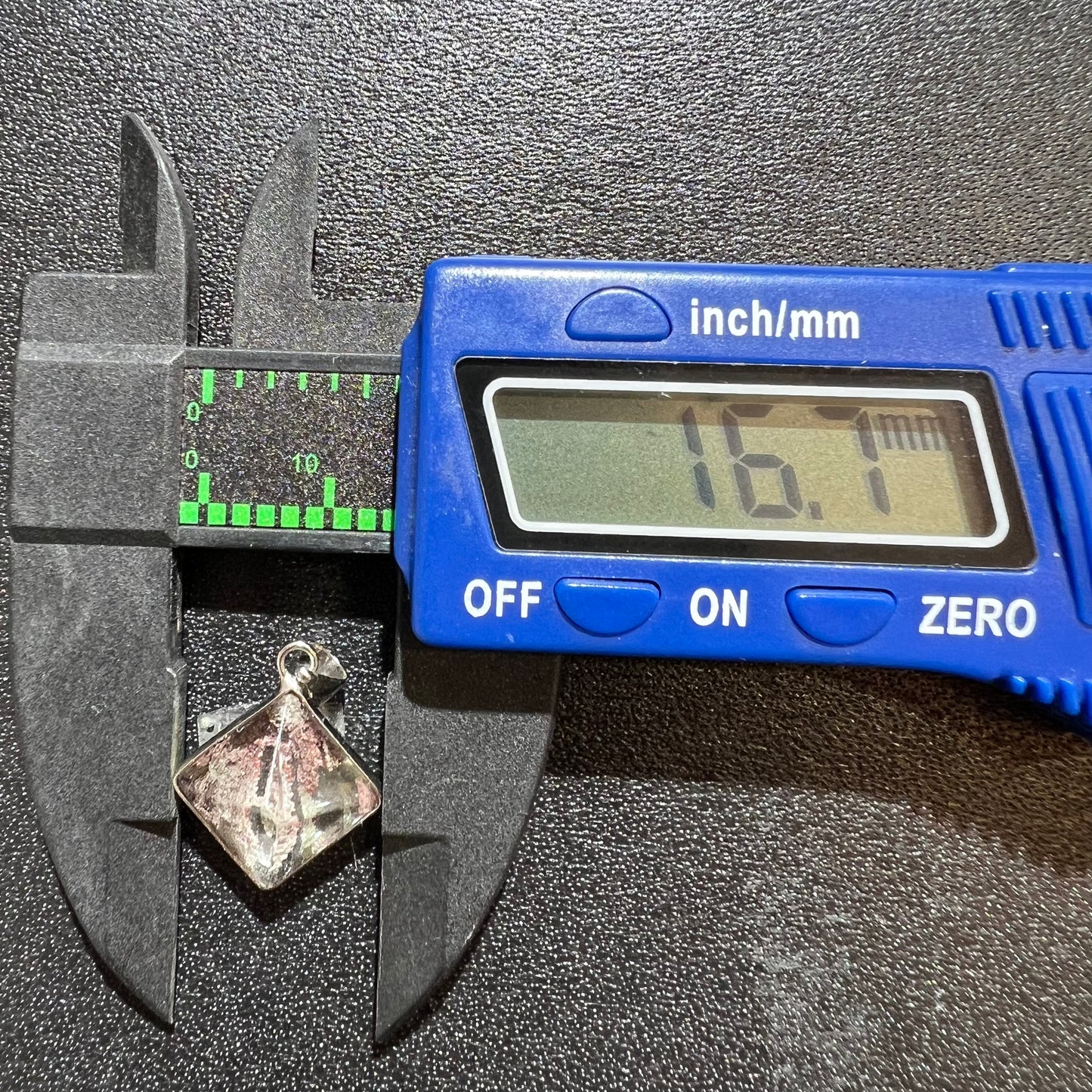 Garden quartz pendant