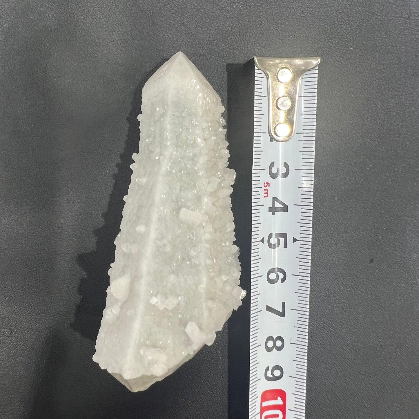 Candle quartz specimen