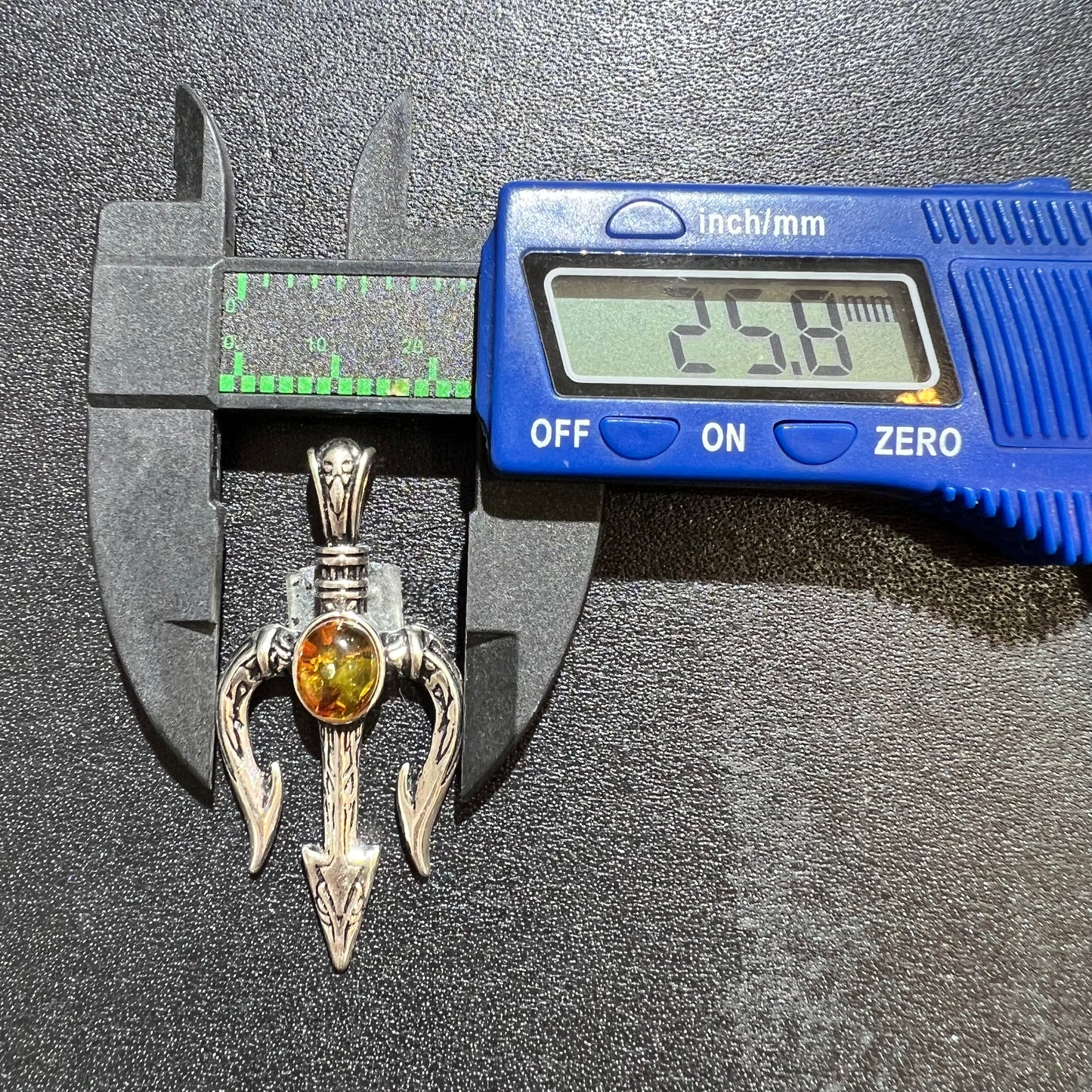 Flower amber pendant