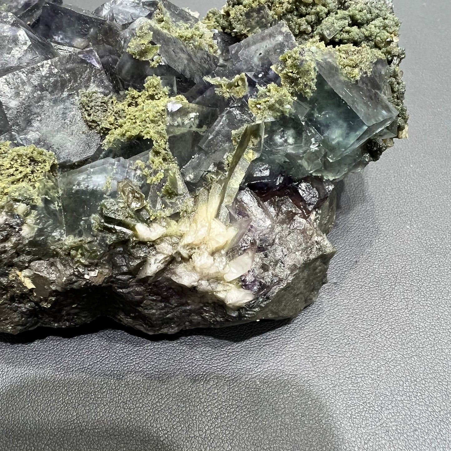 Fluorite specimen