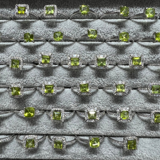 Peridot ring silver