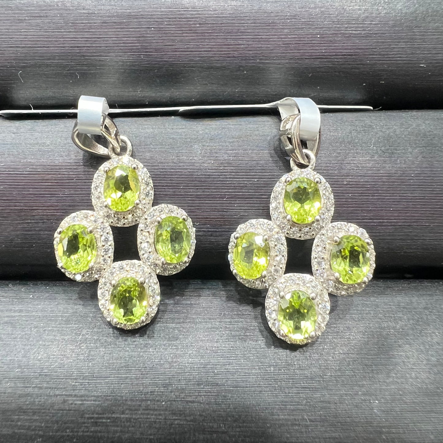 Peridot pendant silver 925