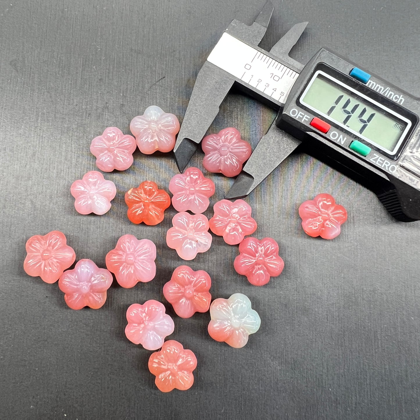 Yanyuan agate flower bead