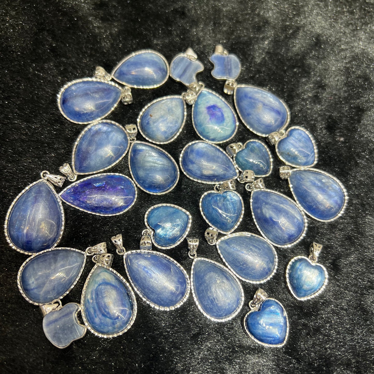 Kayanite pendant copper