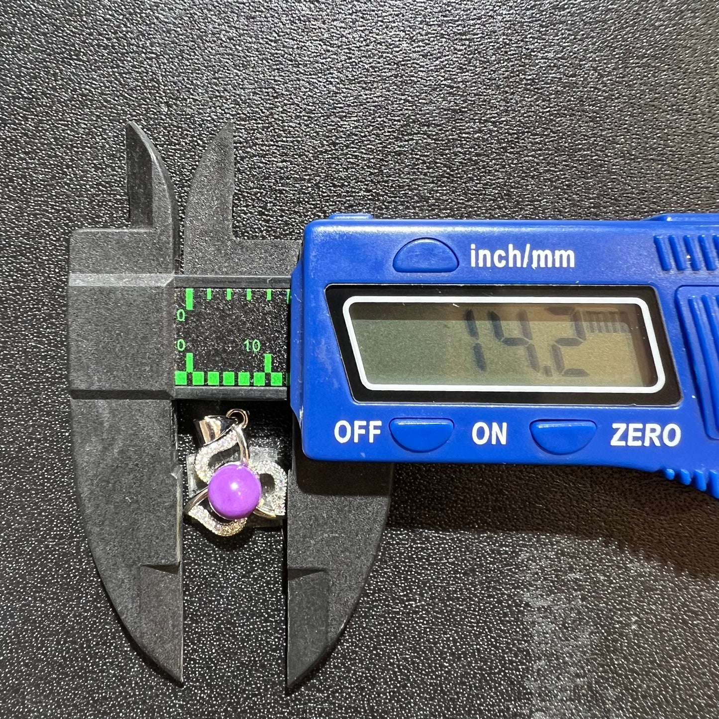 Phosphosiderite pendant