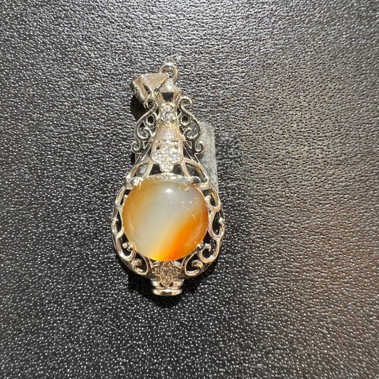 Agate pendant