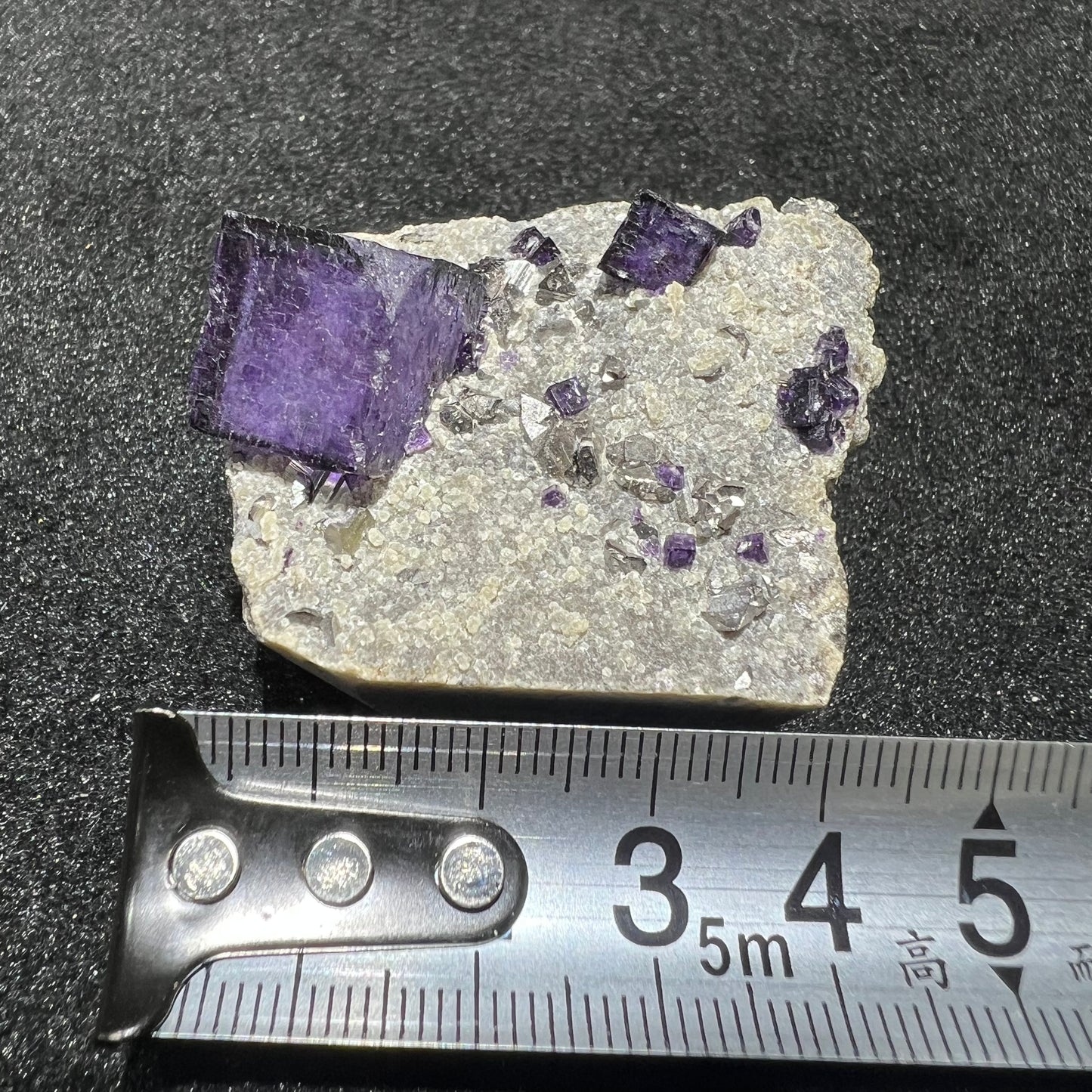 Yaogangxian fluorite specimen
