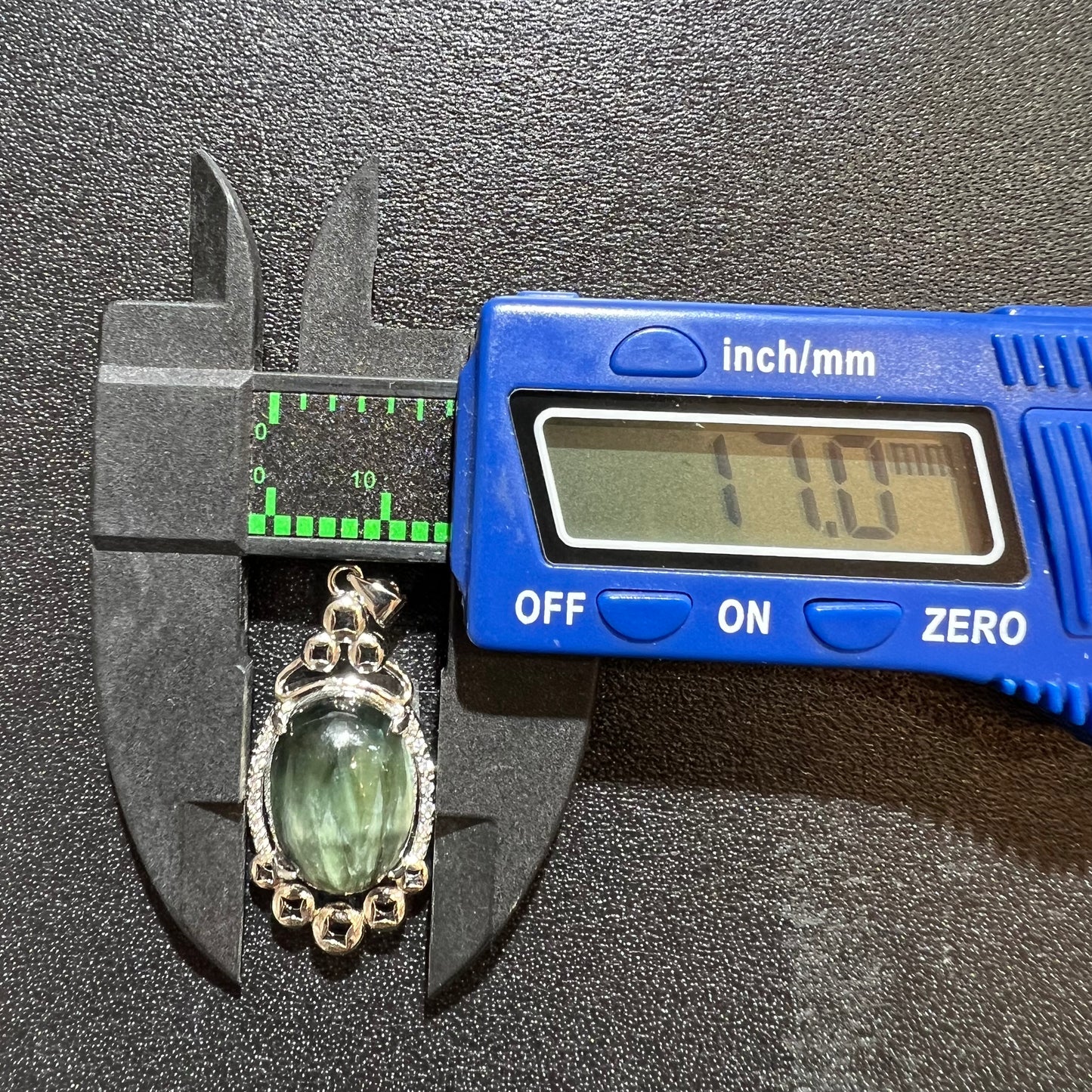 Dentritic agate pendant