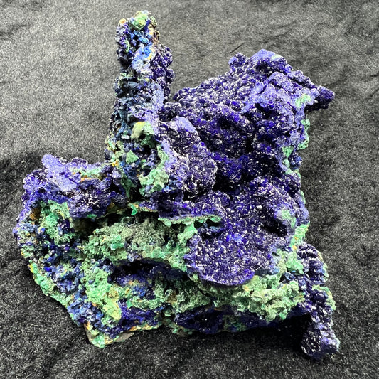 Azurite specimen