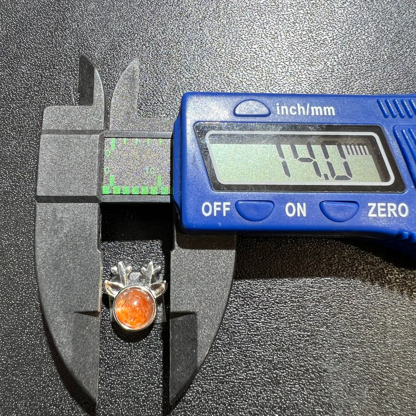 Golden sunstone pendant