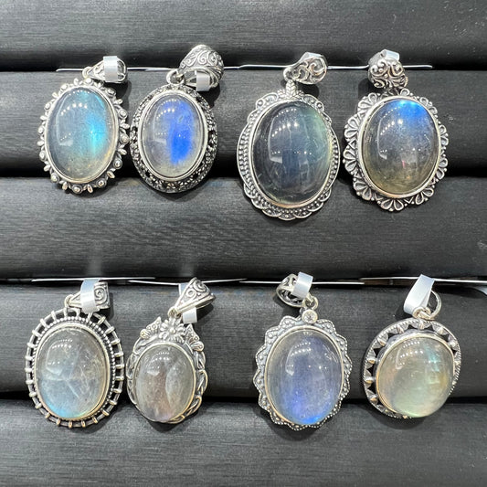 Labradorite pendant silver