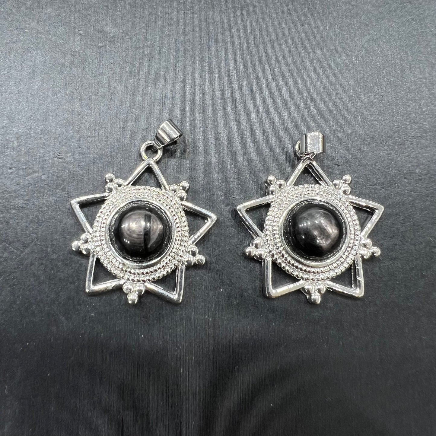 Hypersthene pendant copper