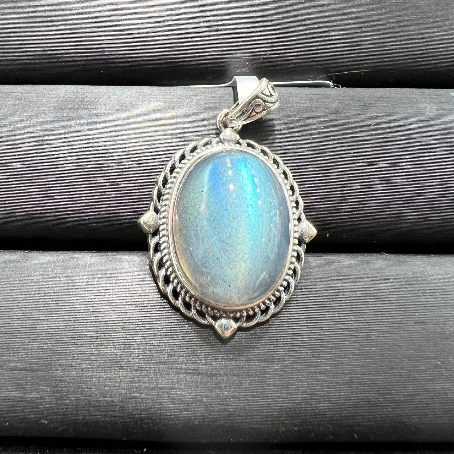 Silver labradorite pendant