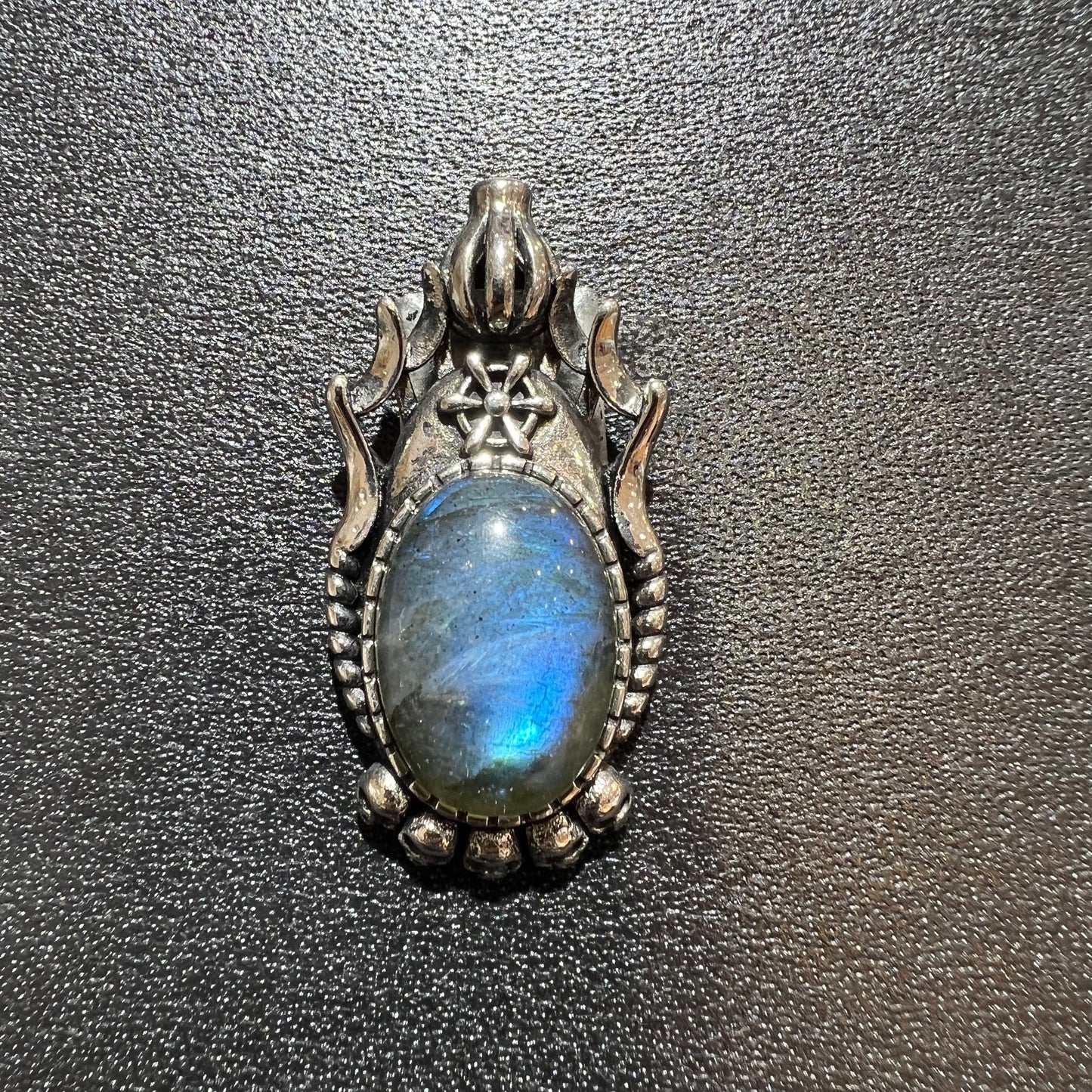 Labradorite pendant