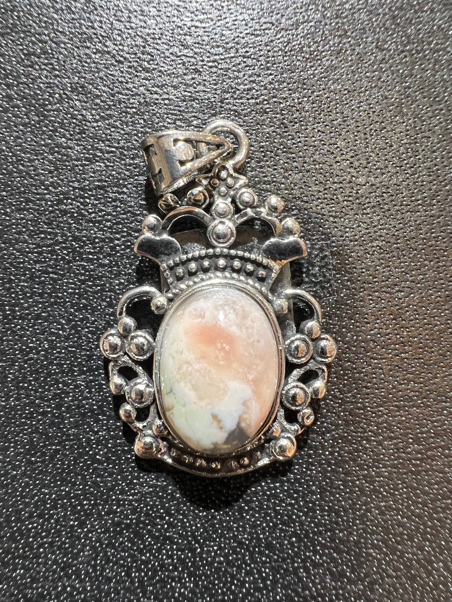 Flower agate pendant