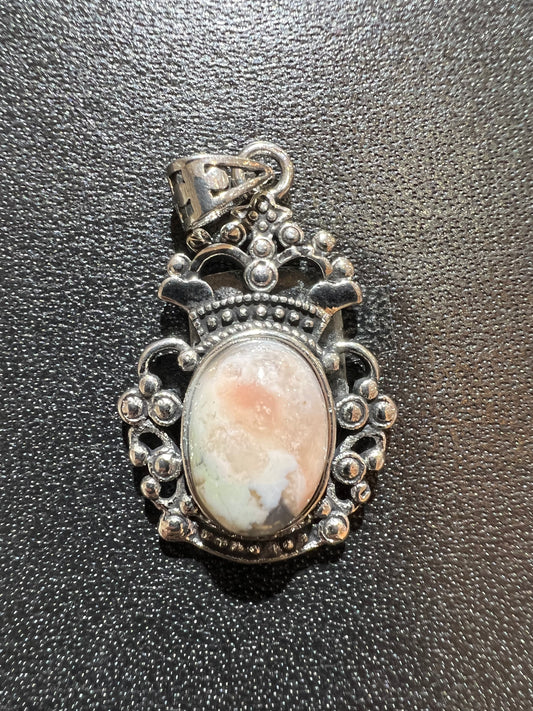 Flower agate pendant