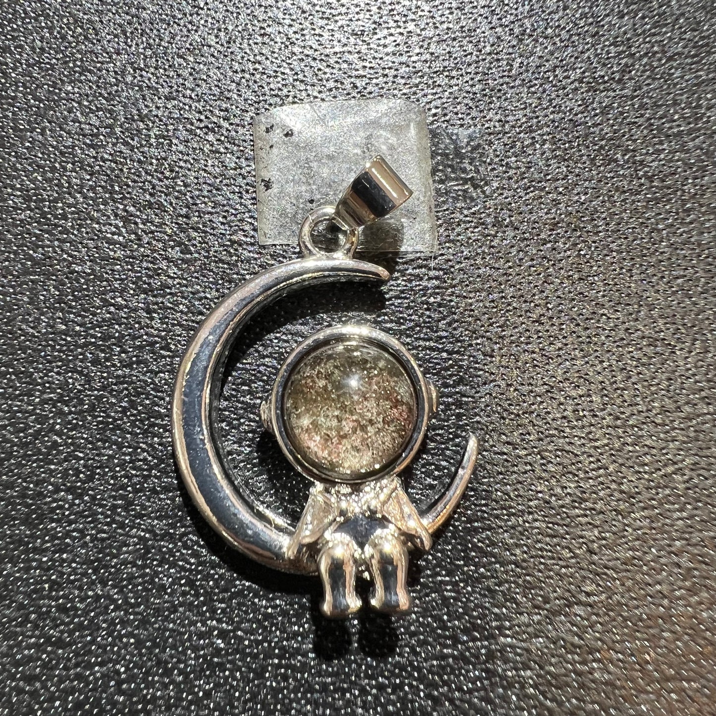 Garden quartz pendant