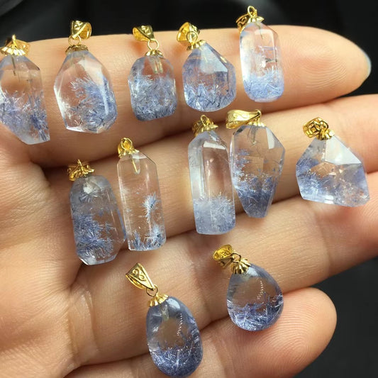 Dumortierite pendant 18k